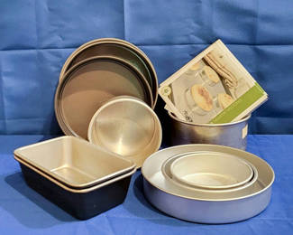 Lot 134: Professional Baking Tins +Cardboard Bases