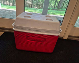 Lot 232: Red Rubbermaid Cooler with White Lid and Cup Holders