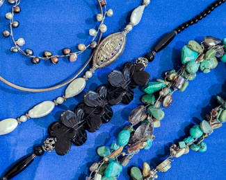 Lot 29: Jewelry 8| Assorted necklaces and bracelets with shell, turquoise, and black beads