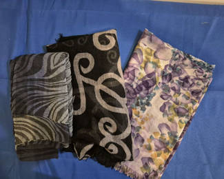 Lot 101: Assorted Patterned Scarves