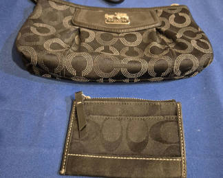 Lot 7: Coach Wristlet Purse and Coin Pouch