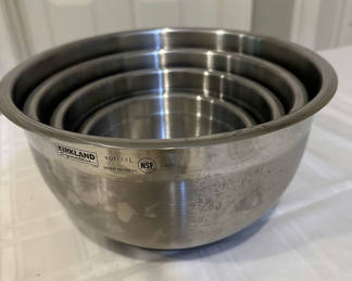 Lot 145: Kirkland Signature stainless steel mixing bowls set