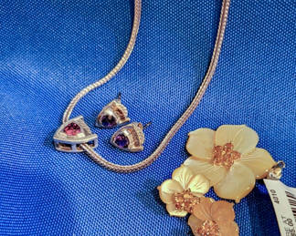 Lot 23: Jewelry #2 | 2 earring and pendant sets - Amethyst