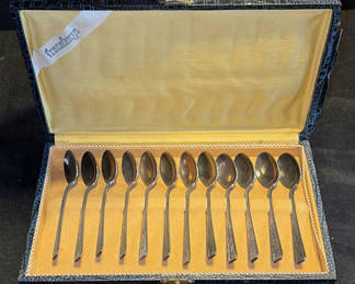 Lot 68: Set of engraved silver spoons in presentation box