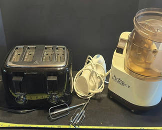 Lot 65: Toaster and Moulinex La Machine II Food Processor with Attachments