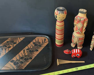 Lot 30: Assorted wooden traditional toys and decorative items