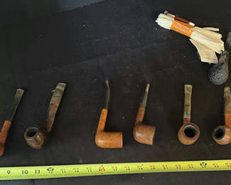 Lot 15: Assorted wooden tobacco pipes with cleaning accessories