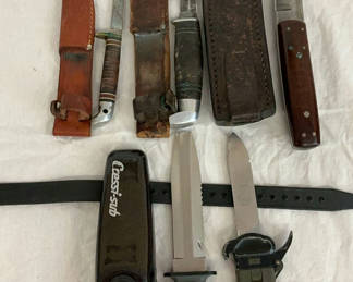 Lot 160: Knife Collection