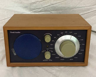 Lot 147: Tivoli Radio