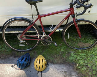 Lot 20: Cannondale Silk Tour 800 Road Bike And Helmets
