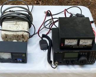 Lot 135: Ham Radio Starter Kit