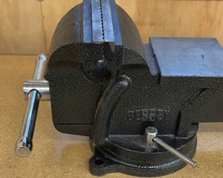 Lot 43: Bessey Bench Vise
