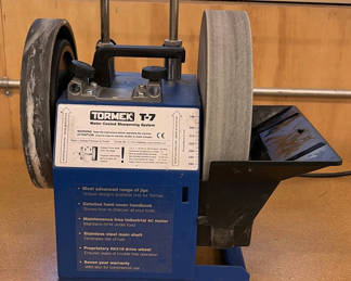 Lot 70: Tormek T-7 Water Cooled Sharpening System
