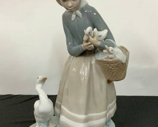 Lot 51: Lladro Girl With Goose w/original box