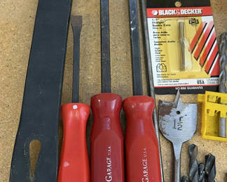 Lot 77: Assorted drill bits, chisels, and cabinet hardware tools