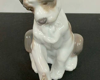Lot 18: Lladro New Friend with original box