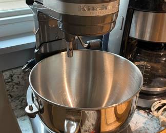 KitchenAid Professional 600 stand mixer.