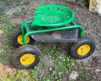 ROLLING ADJUSTABLE GARDEN SEAT W TRAY