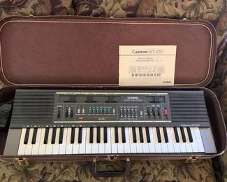 VINTAGE CASIO 49 KEY ELECTRONIC KEYBOARD W CASE