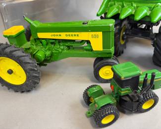 VINTAGE JOHN DEERE TOY TRACTORS