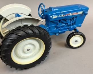 VINTAGE TOY TRACTORS ERTL INTERNATIONAL FORD 4000
