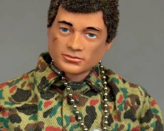 VINTAGE G.I. JOE ACTION FIGURE W CLOTHING & ACCESR