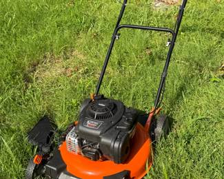 YARD FORCE GAS LAWN MOWER BRIGGS & STRATTON
