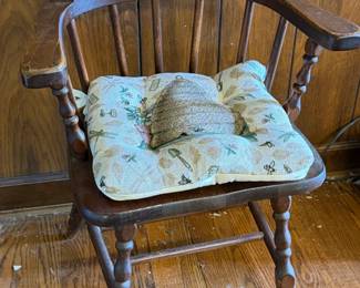 VINTAGE WOOD BARREL BACK ARM CHAIR