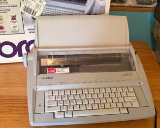 BROTHER ELECTRONIC TYPEWRITER