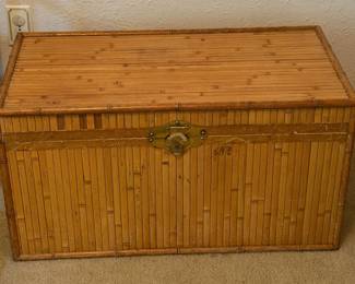 MID CENTURY SPLIT REED BLANKET CHEST 32"x17"x17"