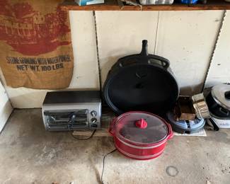 Lots of small kitchen appliances