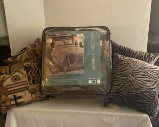 Grand Comforter Set And Pillows