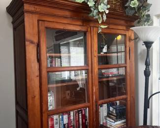 Entertainment center