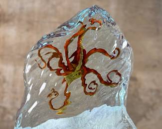 “Octopus Realm”, an original limited edition lucite sculpture by listed artist, Robert Wyland. Edition 85/450, in excellent condition, and comes on a lighted plinth. This sculpture measures on lighted plinth, 14.25” H x 12” W x 8” D.