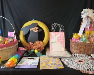 2 Hugh Easter Baskets, Chalkboard Bunny Wreath Like Utems