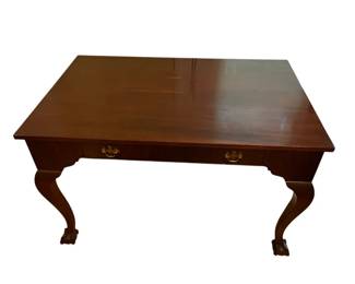 Wooden Mahogany Queen Anne Style Side Table