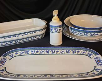 Pfaltzgraff China Orleans Pattern Serving Dishes