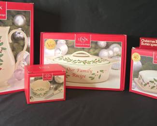 New Lenox Holly Berry Pattern With Iconic Gold Trim