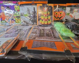 Halloween Wall Borders, Table Toppers, Wall Art And More