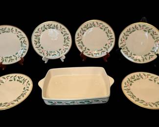 Lenox Holiday Baking Pan w Plates
