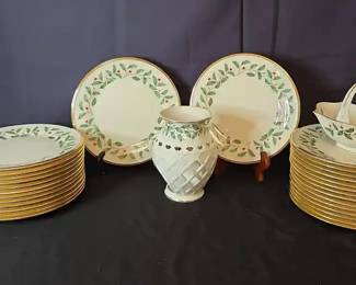 Lenox Holiday China And China storage