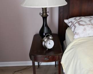 Hepplewhite Pembroke style drop leaf table