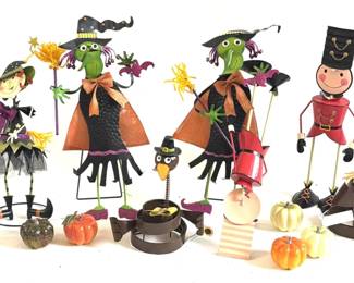 Lot 731 Collection Painted Metal Holiday Decorations