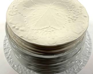 Lot 749 Olfaire Grape Leaf Ceramic