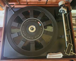 BIC Turntable