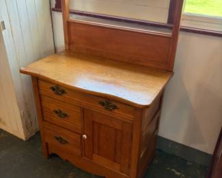 Oak Commode w/ Towel Bar