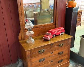 3 Drawer Oak Dresser w/ Mirror - Excellent Condition