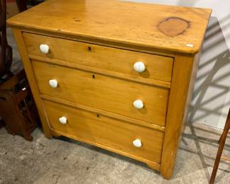 3-Drawer Pine Dresser