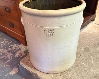 15 Gallon Stoneware Crock