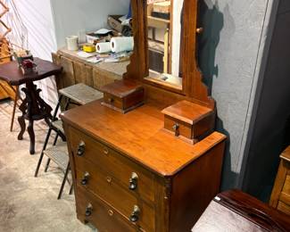 3-Drawer Victorian Dresser w/ Mirror